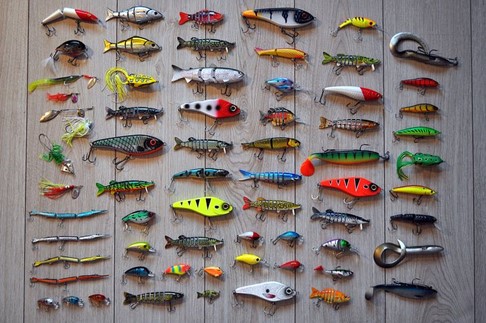 Finding TONS Of Free Fishing Lures Video